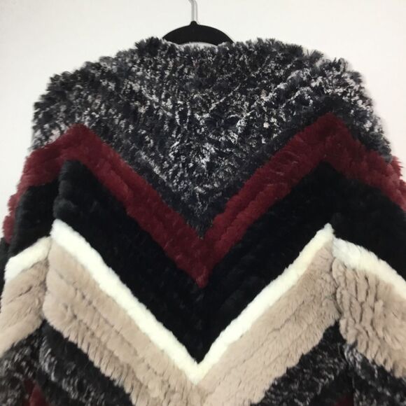 Faux fur fluffy coat cardigan warm cozy zigzag pattern red black cream size M/L - Picture 5 of 7